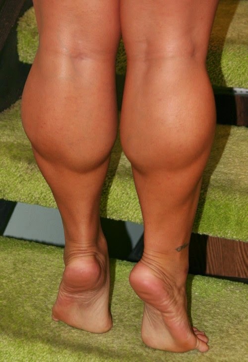 free hairy lesbian pussy video naked muscular thighs legs